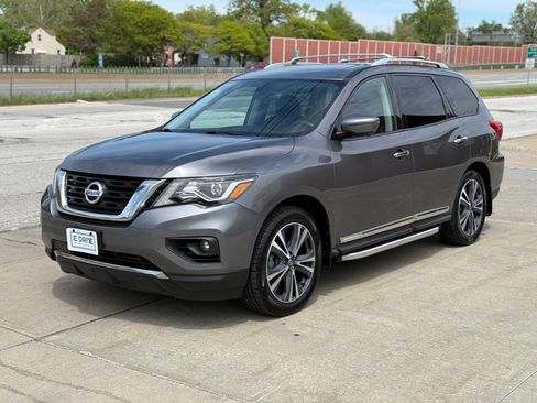 Used 2019 Nissan Pathfinder Platinum AWD/4WD image 1
