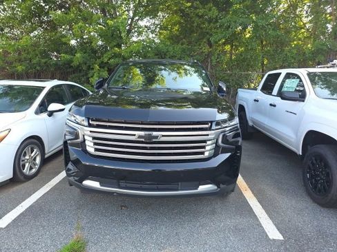 Used 2021 Chevrolet Tahoe High Country w/ Premium Package AWD/4WD image 2