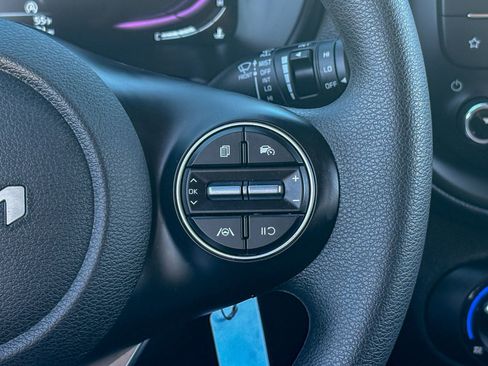 Used 2025 Kia Soul LX FWD image 26