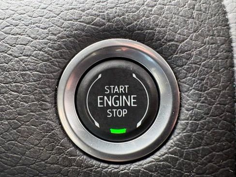 Used 2024 GMC Yukon XL Denali image 24