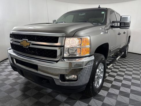 Used 2014 Chevrolet Silverado 2500 LT w/ Interior Plus Package image 3