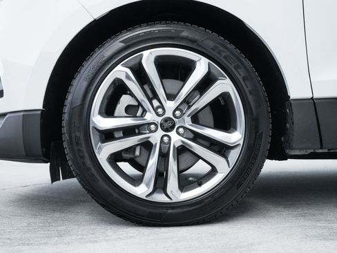 Used 2023 Ford Edge SE image 29