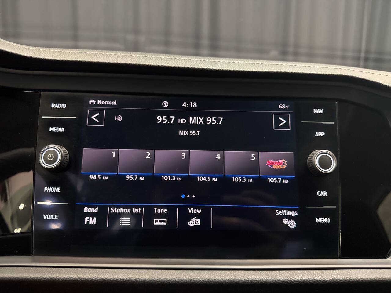 Used 2020 Volkswagen Jetta SEL Premium FWD image 14