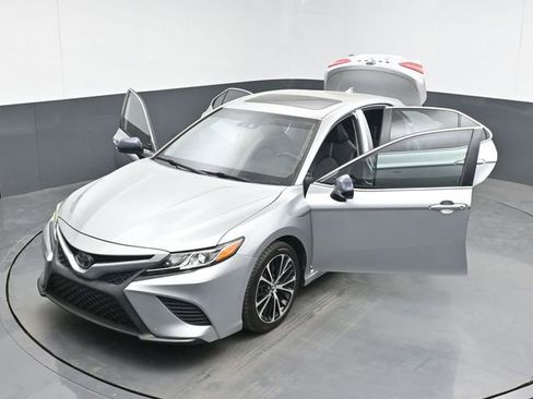 Used 2020 Toyota Camry SE FWD image 48