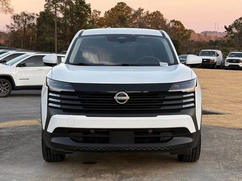 Used 2025 Nissan Kicks SV image 2