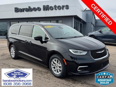Used 2024 Chrysler Pacifica Touring-L