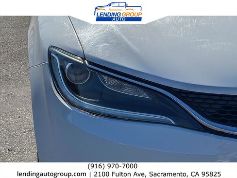 Used 2015 Chrysler 200 C FWD image 7