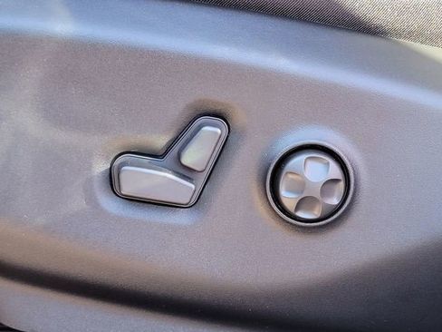 New 2026 Chrysler Pacifica Select image 4