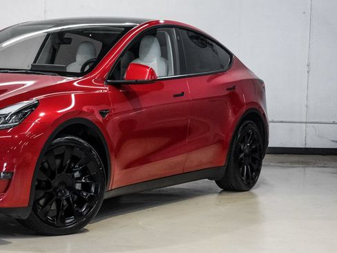 Used 2022 Tesla Model Y Long Range AWD/4WD image 7