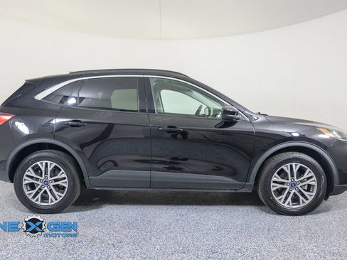 Used 2021 Ford Escape SEL w/ Technology Package AWD/4WD image 8