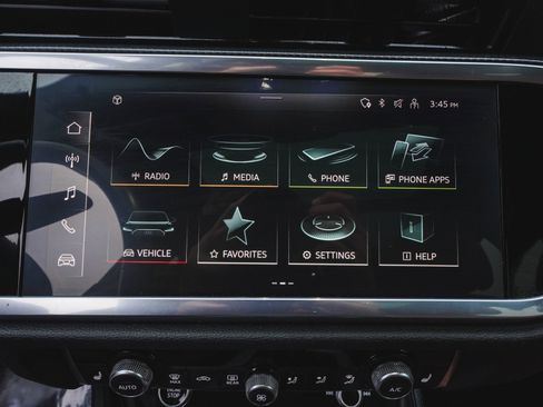 Used 2023 Audi Q3 2.0T Premium w/ Convenience Package image 16