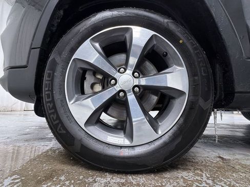 Used 2020 Jeep Cherokee Limited image 9