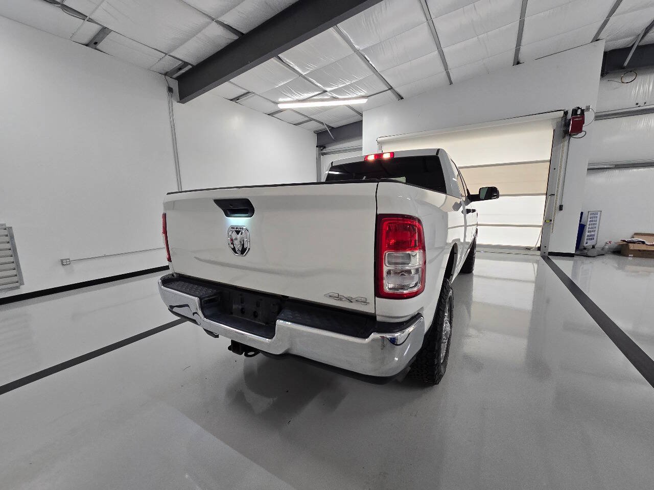 Used 2022 RAM 2500 Tradesman w/ Chrome Appearance Group AWD/4WD image 7