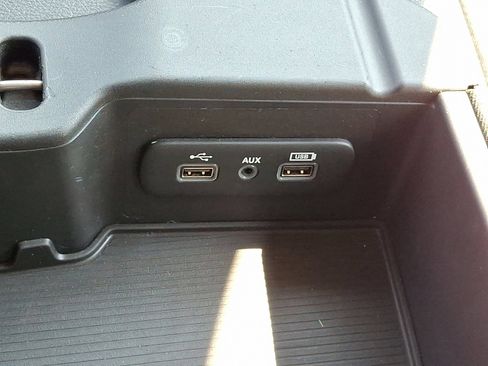 Used 2024 RAM 1500 Classic SLT image 25