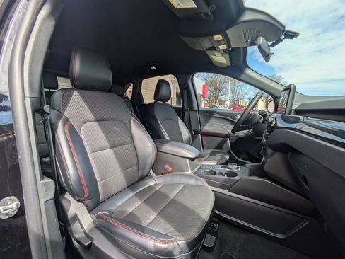 Used 2025 Ford Escape ST-Line FWD image 28
