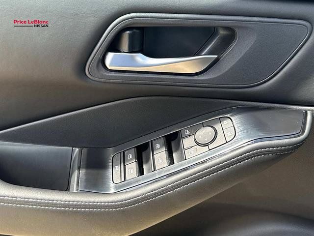 Certified 2026 Nissan Rogue SV FWD image 18