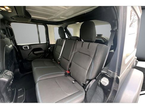 Used 2022 Jeep Wrangler Unlimited Rubicon 4xe w/ Dual Top Group AWD/4WD image 23