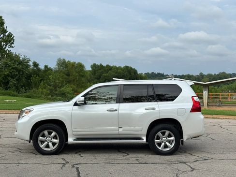 Used 2013 Lexus GX 460 w/ Comfort Plus Pkg AWD/4WD image 2