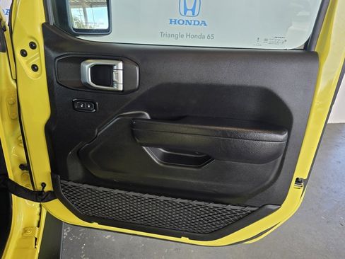 Used 2024 Jeep Wrangler Willys image 24
