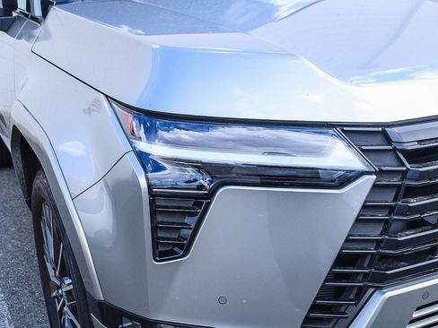 Used 2025 Lexus GX 550 AWD/4WD image 5