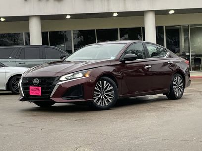 Used 2024 Nissan Altima 2.5 SV