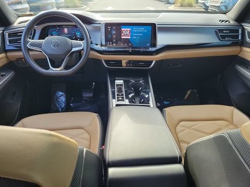 Certified 2024 Volkswagen Atlas Cross Sport SE w/ Panoramic Sunroof Package FWD image 13