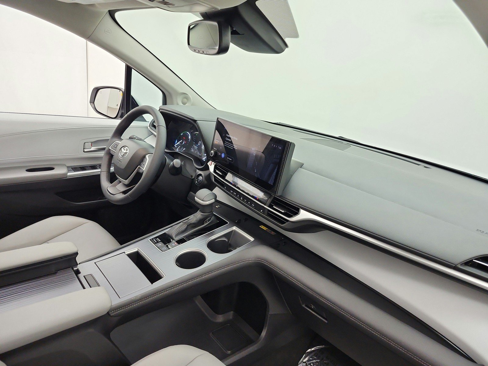 Used 2025 Toyota Sienna XLE w/ XLE Plus Package AWD/4WD image 19
