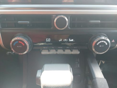 Used 2024 Toyota Tacoma TRD Sport AWD/4WD image 21