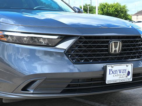 Used 2023 Honda Accord EX image 27