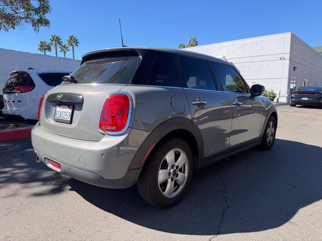 Used 2021 MINI Cooper 4-Door Hardtop FWD image 14