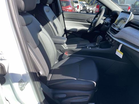 New 2026 Jeep Compass Latitude AWD/4WD image 32