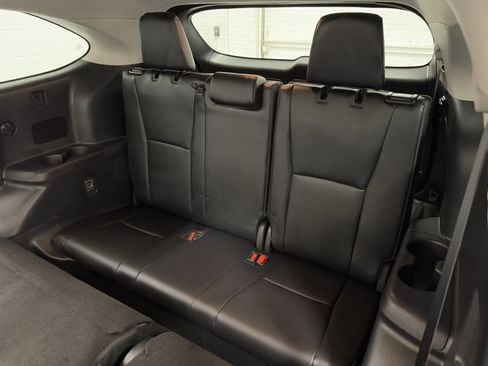 Used 2024 Toyota Highlander XLE image 14