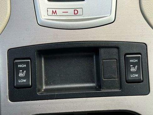 Used 2013 Subaru Legacy 2.5i Premium w/ All-Weather Pkg + Moonroof image 34