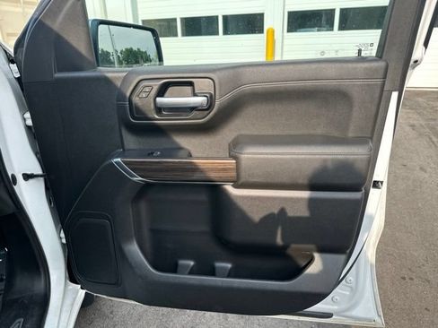 Used 2021 Chevrolet Silverado 1500 LT AWD/4WD image 11