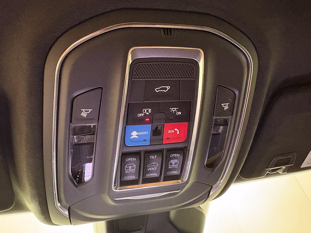 New 2027 Jeep Grand Cherokee Summit w/ Adv Protech Group IV AWD/4WD image 40