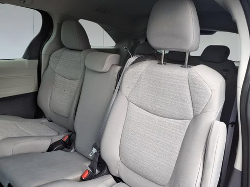 Used 2022 Toyota Sienna LE FWD image 11