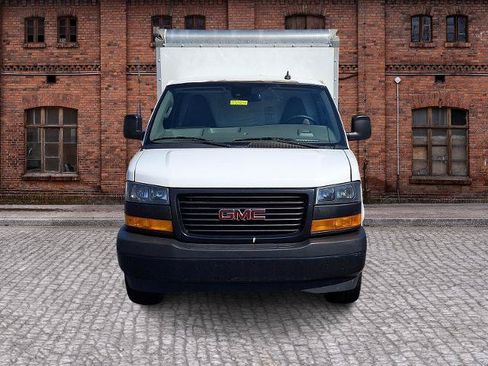 Used 2021 GMC Savana 3500 w/ Power Convenience Package RWD image 2