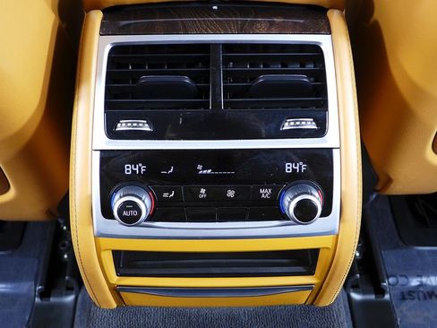 Used 2022 BMW 740i w/ Premium Package image 20