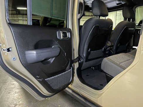 Used 2026 Jeep Gladiator Mojave AWD/4WD image 16