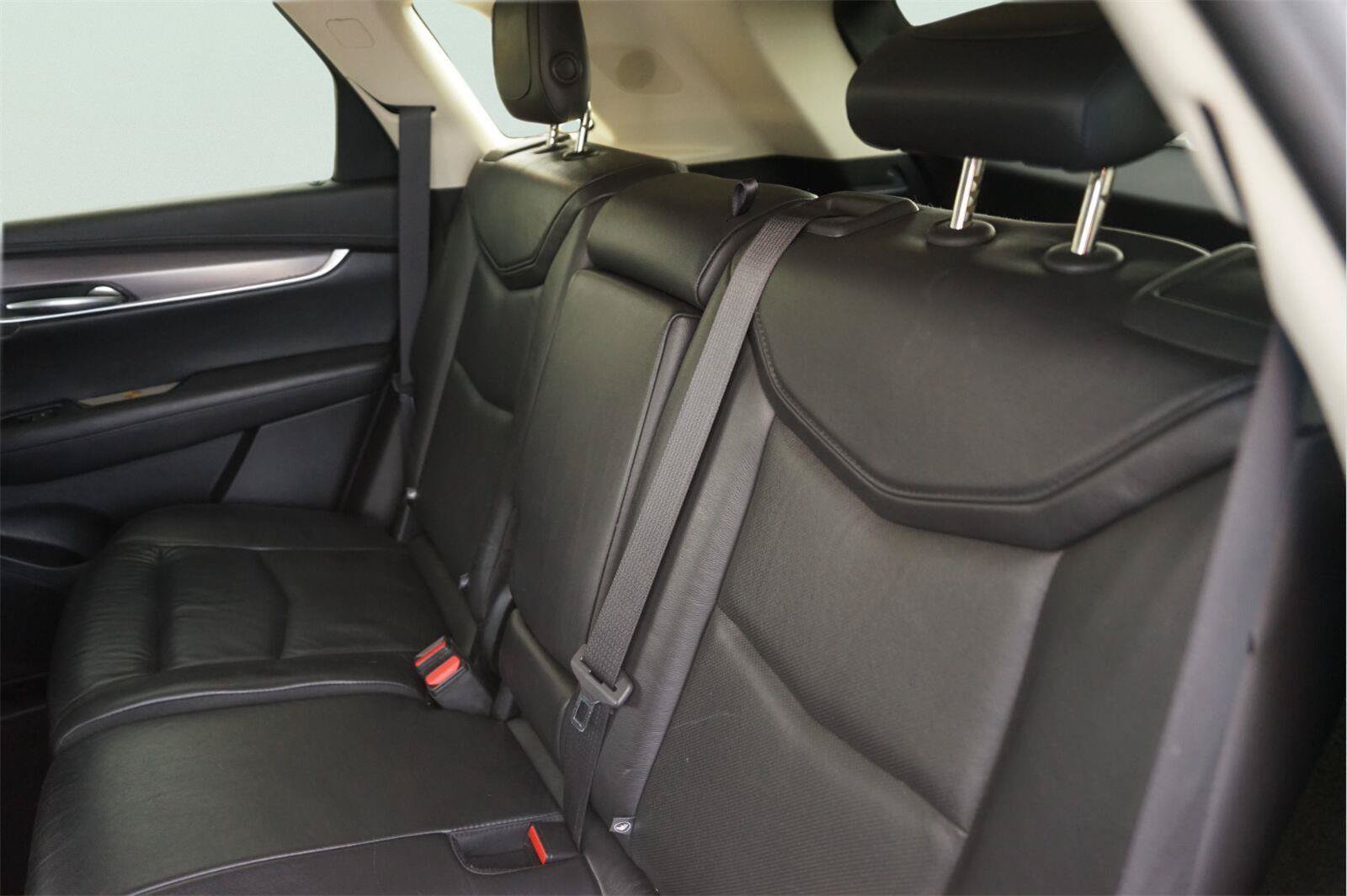 Used 2018 Cadillac XT5 Premium Luxury AWD/4WD image 14