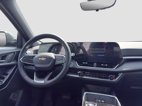 New 2026 Chevrolet Equinox LT w/ Convenience Package II FWD image 14
