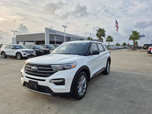 Certified 2023 Ford Explorer XLT w/ Equipment Group 202A image 1