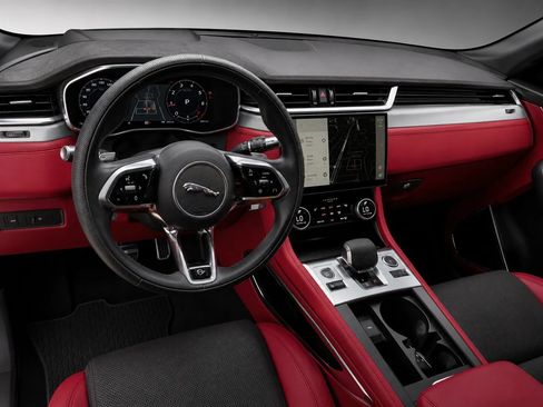 Used 2022 Jaguar F-PACE SVR AWD/4WD image 9