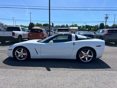 Used 2008 Chevrolet Corvette Coupe w/ Preferred Equipment Group RWD image 2