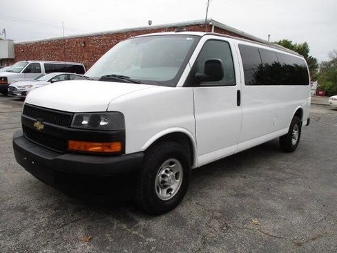Used 2019 Chevrolet Express 3500 LS image 8