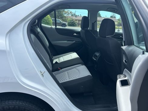 Used 2021 Chevrolet Equinox LS AWD/4WD image 30