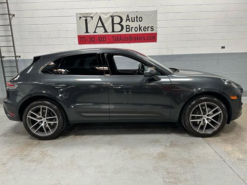 Used 2024 Porsche Macan w/ Premium Plus Package AWD/4WD image 2