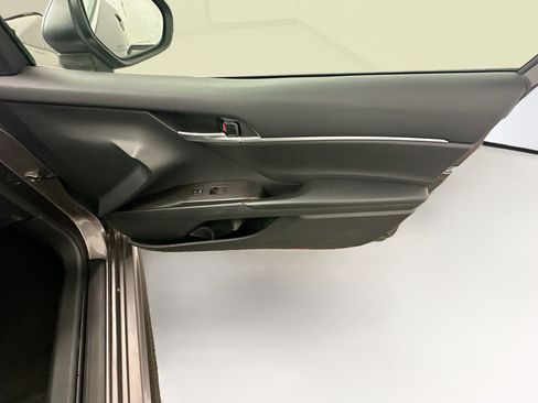 Used 2023 Toyota Camry SE FWD image 32