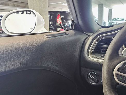 Used 2019 Dodge Challenger SRT Hellcat Redeye image 22