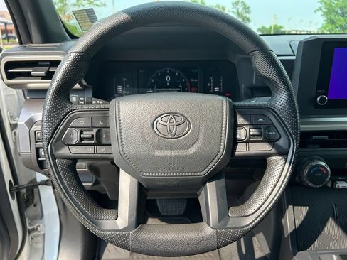 Used 2025 Toyota Tacoma SR5 AWD/4WD image 21